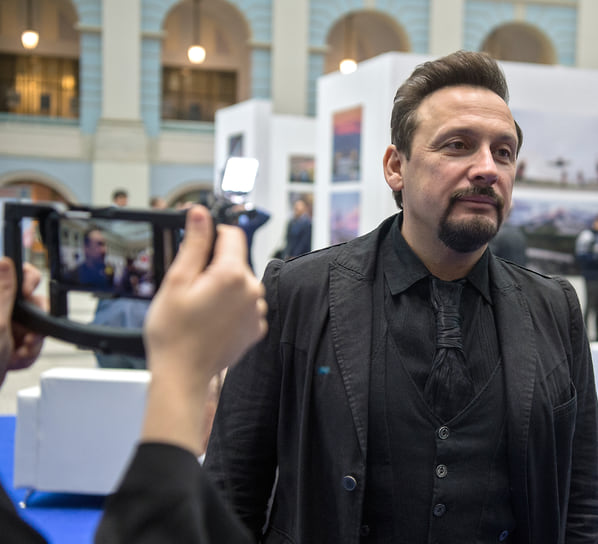 «Много песен, которые носят именно серьезный смысловой характер. Есть песни, связанные с патриотизмом» Среди его 16 альбомов — композиции о брате, о жизни, о Родине