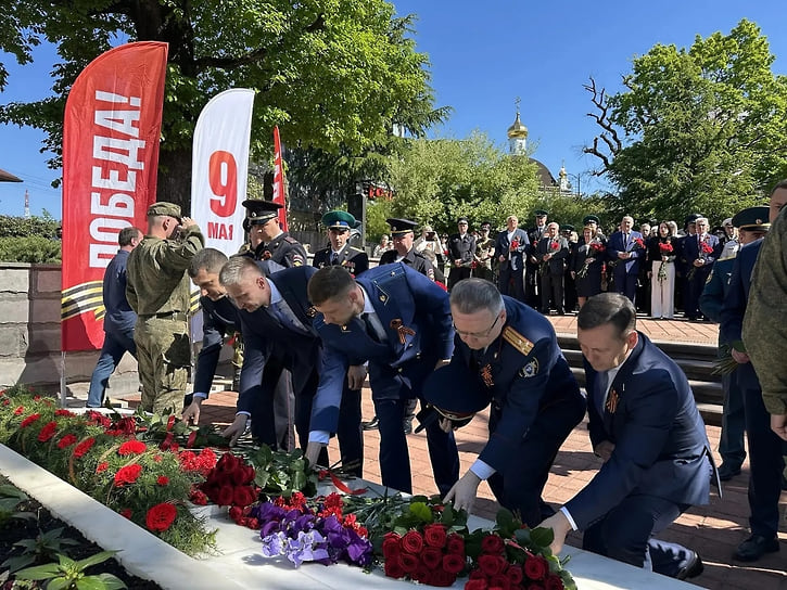 В церемонии в Адлерском районе приняли участие ветераны, труженики тыла, военнослужащие и казачество