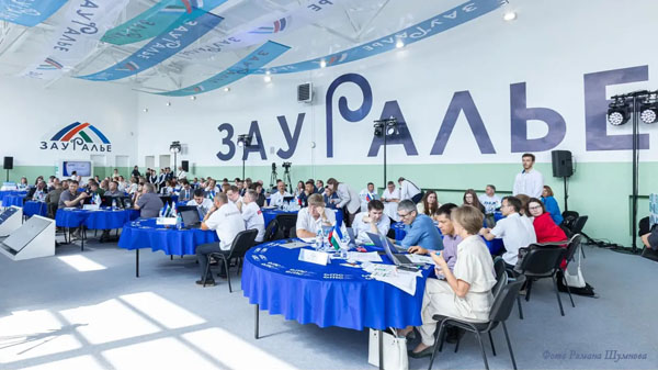 Команда АО «БЭСК» на переднем плане.