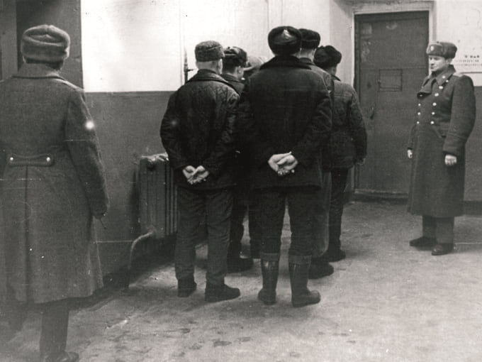 В 2000 году введён в эксплуатацию 8-й режимный корпус. В 2006 году проведена реконструкция 6-го режимного корпуса — он вырос на один этаж. В 2009 году настал черёд 2-го режимного корпуса: старое здание планировалось снести, а на его месте построить новое, трёхэтажное, с прогулочным двориком наверху. С перелимитом боролись и другими методами: если ранее в СИ-1 свозили подследственных из 23 районов республики, то сейчас изолятор обслуживает только Уфу