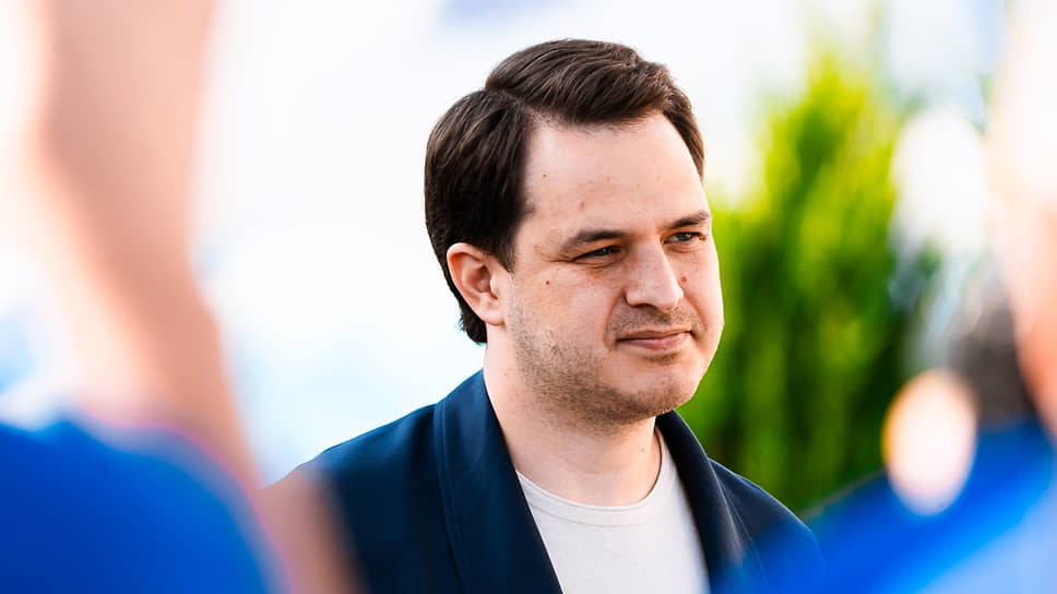 Генеральный директор ФК «Факел» Дмитрий Кондратов на встрече с болельщикам