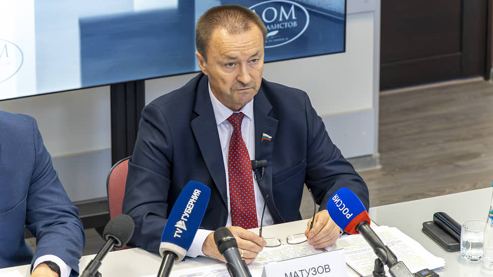 Председатель Воронежской областной Думы Юрий Матузов 