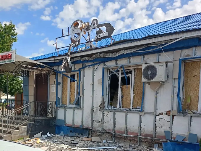 Последствия атаки ВСУ на хлебный магазин в слободе Белой Курской области