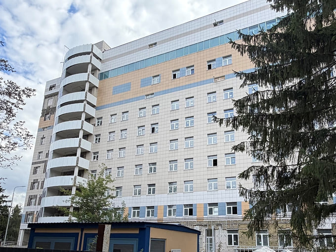 Строящееся здание многопрофильного медцентра Орловской областной больницы 