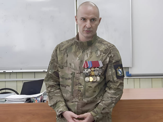 Максим Калуцких