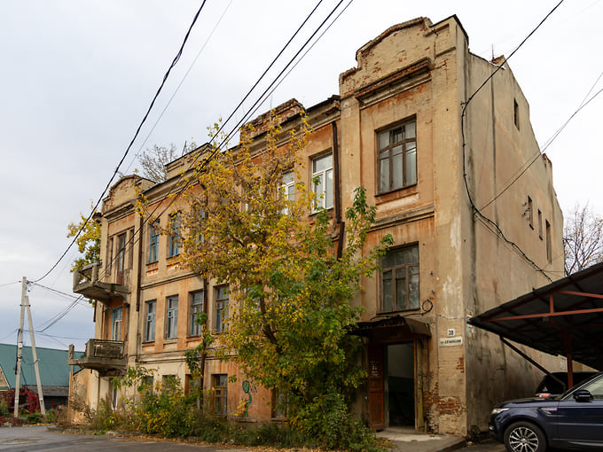 Фасад Дома Фирюпкина в Бауманском переулке в Воронеже перед планируемой реставрацией