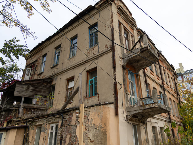 Фасад Дома Фирюпкина в Бауманском переулке в Воронеже перед планируемой реставрацией