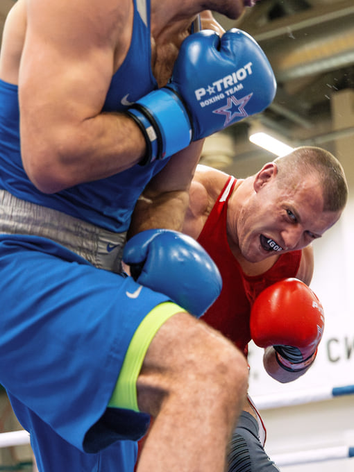 Игорь Иванченко, представлявший ВДВ, одержал победу над Маратом Магомедовым. Иванченко также выступает в профессиональном боксе