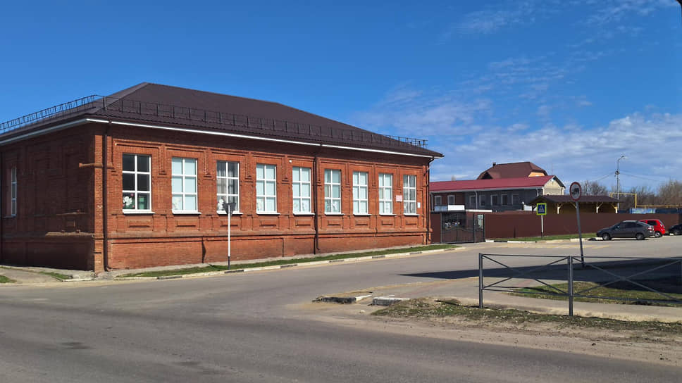 Обустройство пешеходнои? зоны по ул. Октябрьская в Бутурлиновке Воронежской области