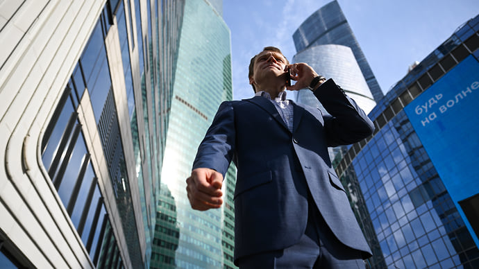 На платформах завязывается коммуникация