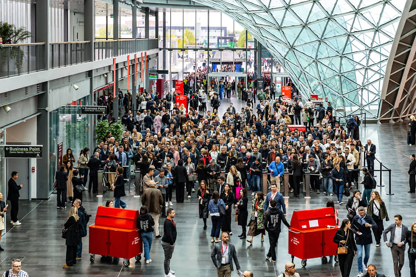 Основная площадка Salone del Mobile. Milano — выставочные павильоны Rho Fiera 