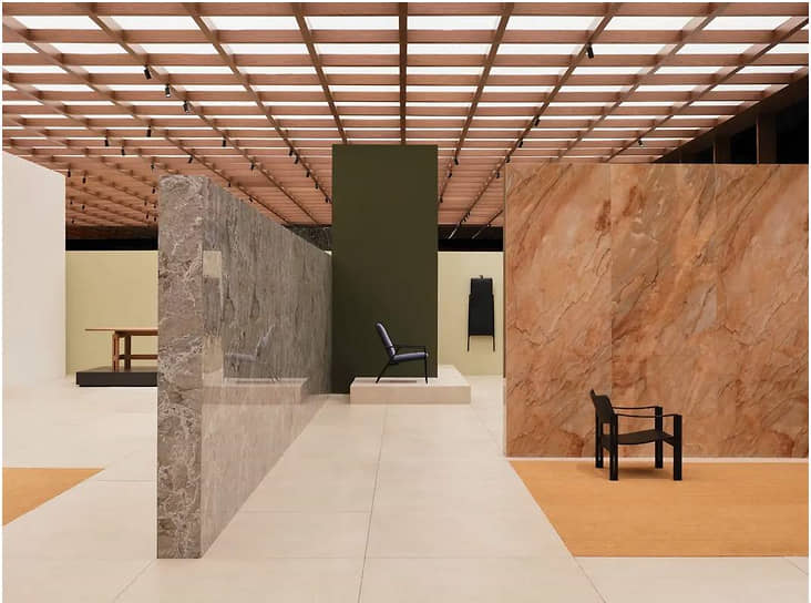 Экспозиция B&B Italia, Salone del Mobile.Milano 2026, оформление стенда — бюро Formafantasma