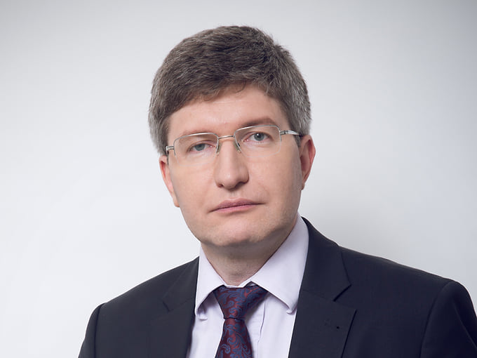 Александр Лосев, финансист