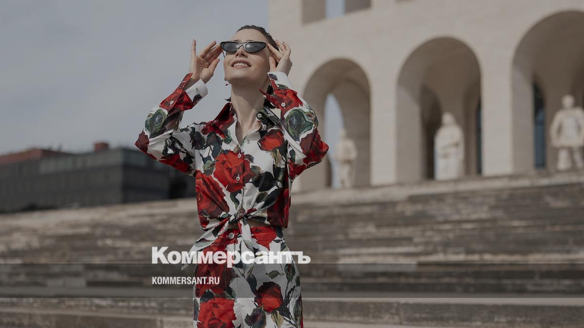 Мини Купер едет в Рим // Возвращение сериала «Эмили в Париже»