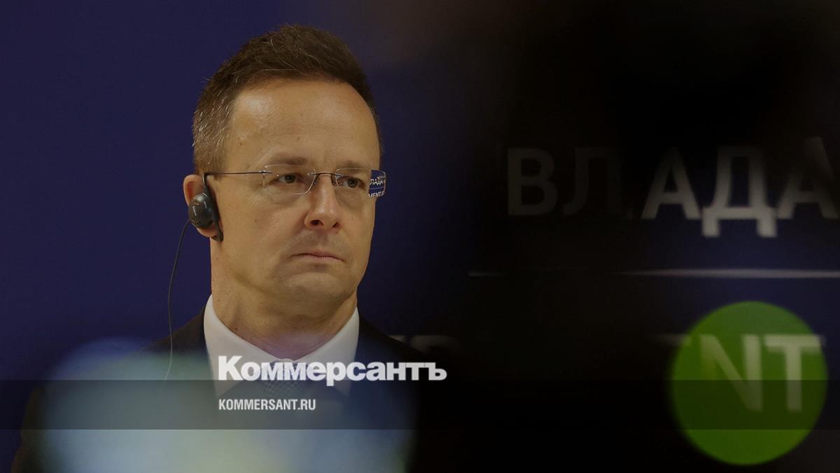 Сийярто: Венгрия единственная из стран ЕС не поставляла Украине оружие