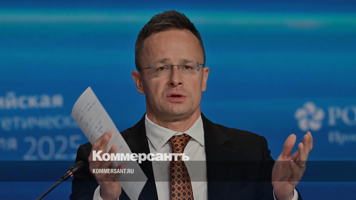 Сийярто: лидеры ЕС ездили с Зеленским в США, чтобы помешать заключению мира