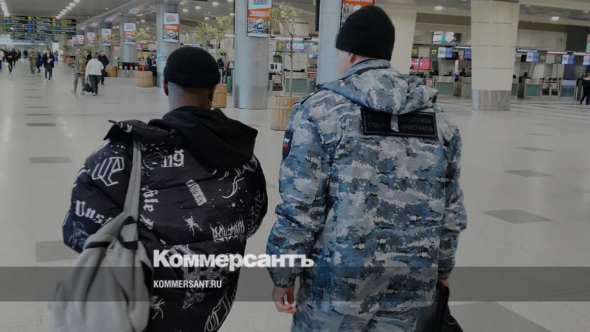 Диджея из Ганы отправили из Удмуртии на родину