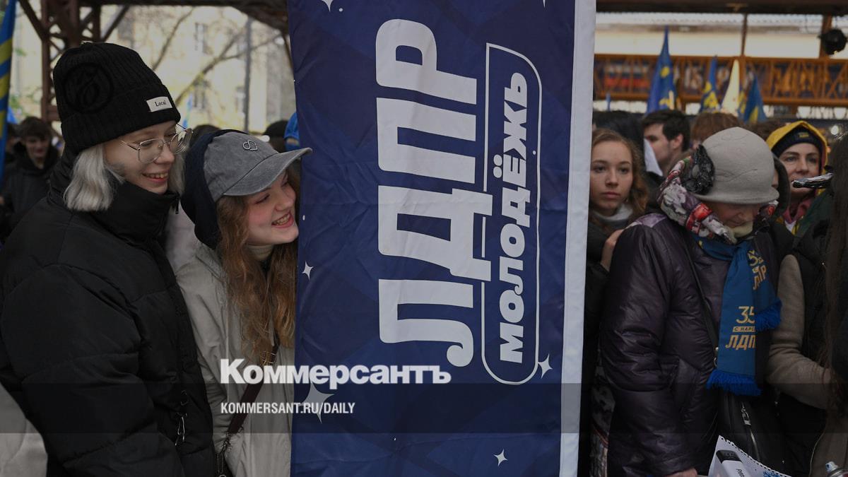 Как парламентские партии создавали молодежные организации
