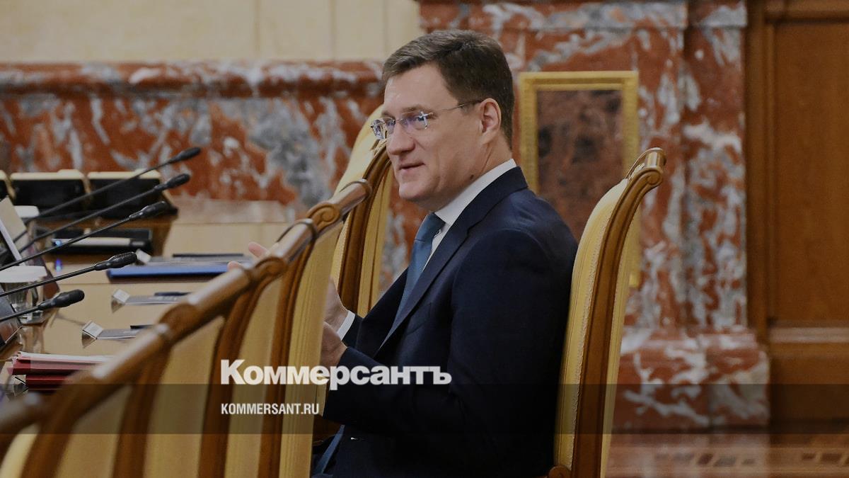 Новак призвал не допустить роста цен на АЗС