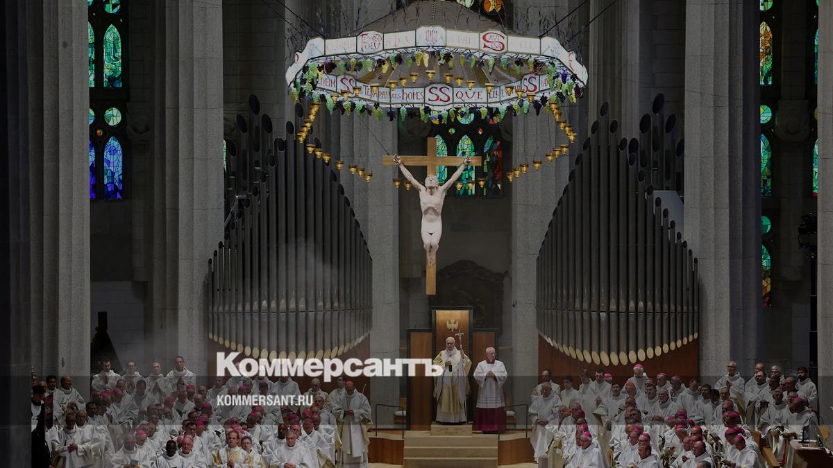 Папа Лев XIV отслужил мессу в соборе Саграда Фамилия в Барсе