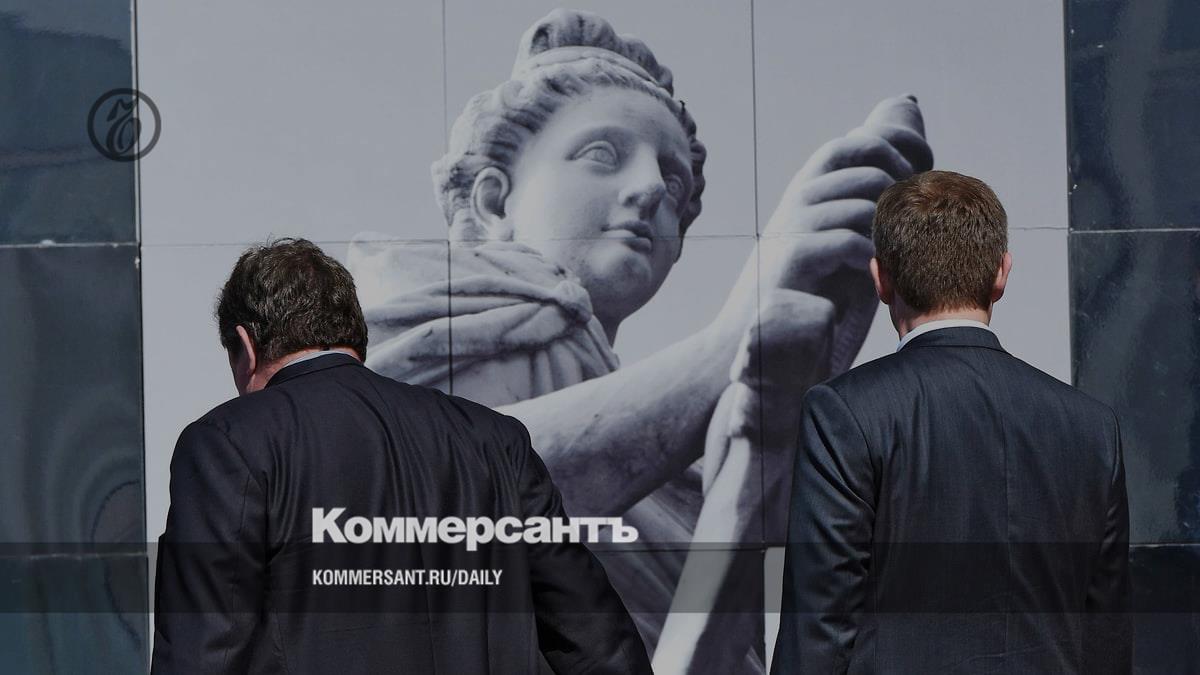 Верховный суд инициировал антикоррупционные иски к двум высокопоставленным судьям