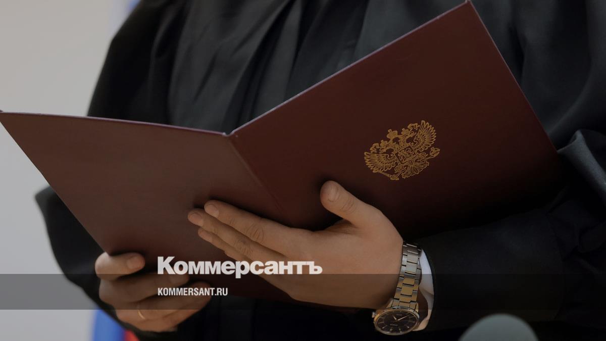 Суд приостановил дело экс-главы банка «Агора» после его ухода на СВО гранатометчиком