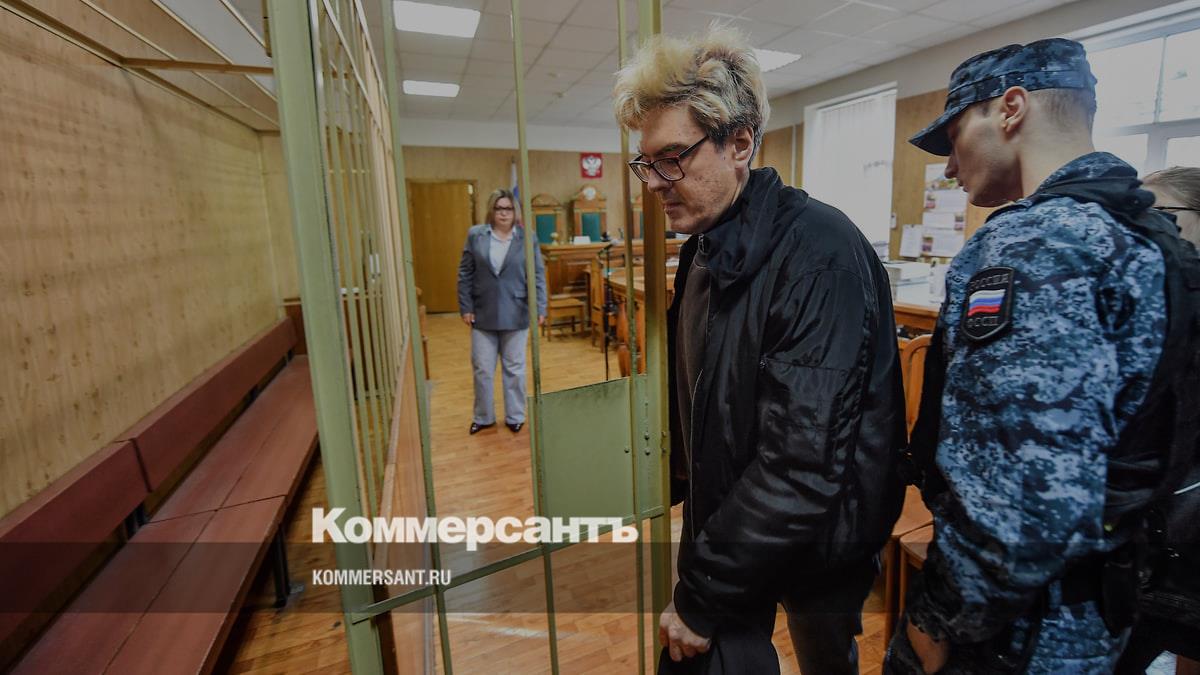 Блогера Алексея Поднебесного приговорили к трем годам колонии по делу о педофилии