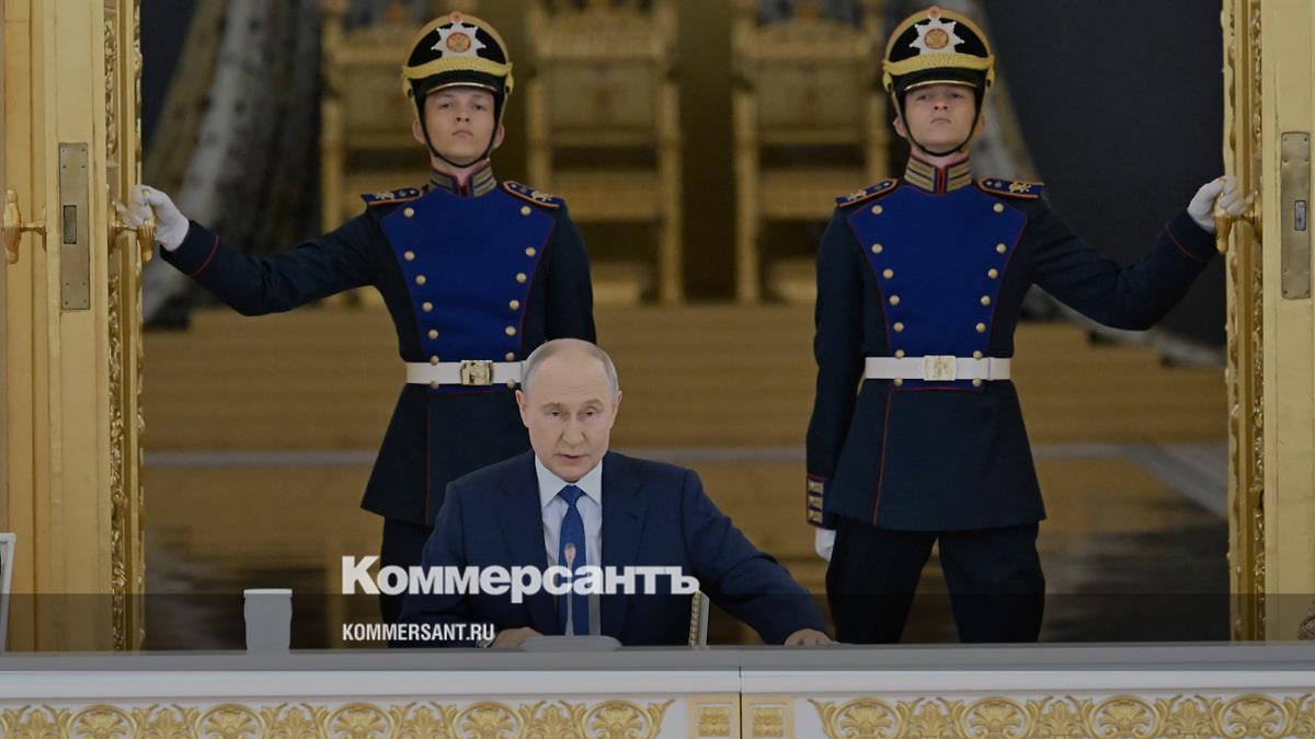 Путин поздравил служащих Космических войск России с профессиональным праздником