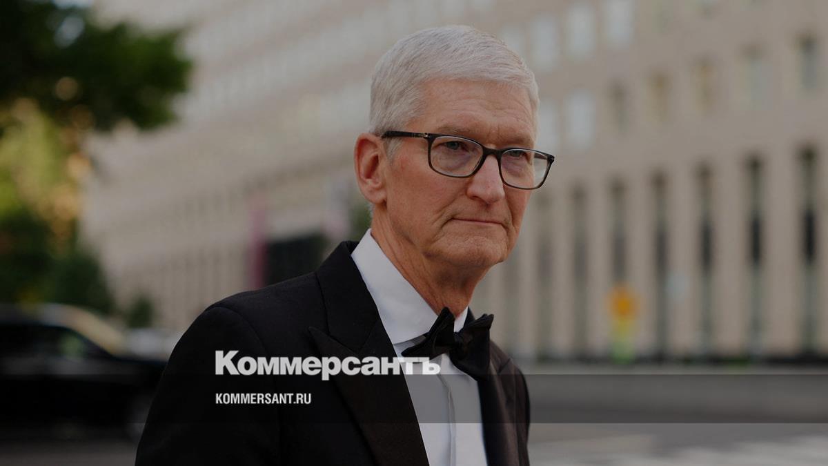 Экс-глава Apple Тим Кук продал акции компании почти на $64 млн