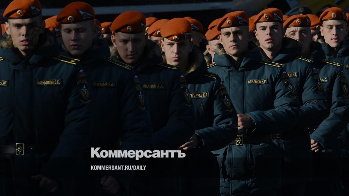 Госдума разрешила отправлять срочников тушить пожары в городах