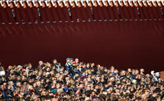 Май. Москва. Зрители во время генеральной репетиции военного парада, посвященного 72-й годовщине Победы в Великой Отечественной войне