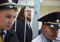 Июль. Москва. Бизнесмен Сергей Полонский, обвиняемый в мошенничестве, во время оглашения приговора в Пресненском районном суде