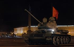 Репетиция военного парада, посвящённого 73-й годовщине Победы в Великой Отечественной войне на Дворцовой площади