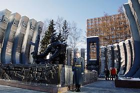 Митинг в честь 30-летия выводв советских войск из Афганистана на площади Советской армии