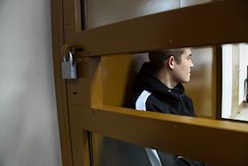 Вынесение приговора солдату-срочнику Рамилю Шамсутдинову, обвиняемому в расстреле сослуживцев в войсковой части в Забайкальском крае, на заседании 2-го Восточного окружного военного суда