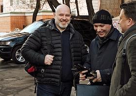 Заседание по рассмотрению дела бывшего советника руководителя Федерального агентства по рыболовству Юрия Хохлова, обвиняемого в мошенничестве, в Пресненском районном суде. Ситуация у суда