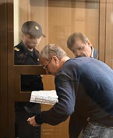 Рассмотрение уголовного дела бизнесмена Андрея Гуськова, обвиняемого в хищении акций крупнейшего в Крыму комплекса по перевалке и хранению нефтепродуктов 'Морской нефтяной терминал' (МНТ) в Преображенском районном суде