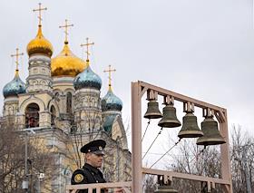 Пасхальная вечерня и крестный ход в Покровском соборе во Владивостоке