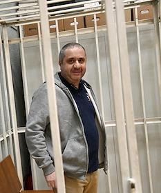 Рассмотрение уголовного дела в отношении бывшего генерального директора компании Merlion Вячеслава Симоненко, обвиняемому в даче заведомо ложных показаний, получении взятки в особо крупном размере, организации преступного сообщества с использованием должностного положения и заведомо ложном доносе, в Хорошевском районном суде