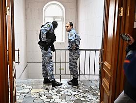 Оглашение приговора по делу журналистки Александры Баязитовой, обвиняемой в вымогательстве денег у 'Промсвязьбанка', в Басманном районном суде