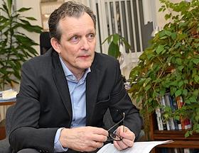 Глава делегации Международного комитета Красного креста (МККК) в Москве Борис Мишель во время интервью