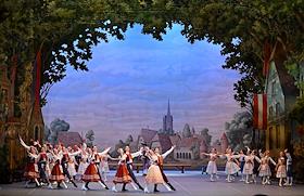 Выпускной концерт учащихся Московской государственной академии хореографии (МГАХ) на Исторической сцене Государственного академического Большого театра (ГАБТ)