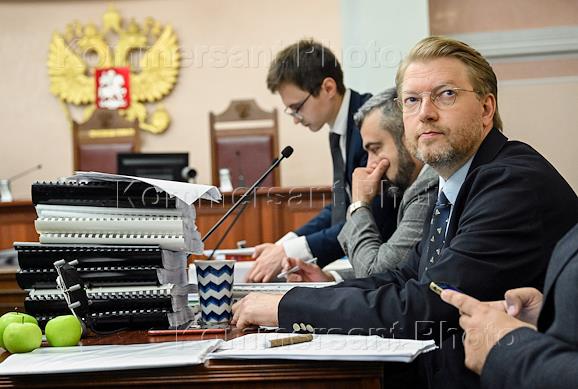 Рассмотрение апелляции по делу об отмене регистрации федерального списка партии «Яблоко» на выборах в Госдуму в Верховном суде России