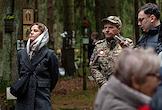 Церемония возложения цветов и чтение имен на Левашовском мемориальном кладбище в День памяти жертв политических репрессий
