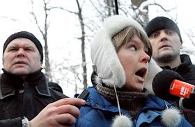 Акция защитников Химкинского леса в дубраве в районе Старбеевского поля. Во время акции каждое дерево Химкинского леса на пути следования трассы Москва - Санкт-Петербург получило своего персонального защитника