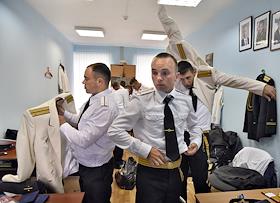Выпуск офицеров и мичманов для ВМФ России в Севастополе в Черноморском высшем военно-морском училище имени адмирала П. С. Нахимова 
 
